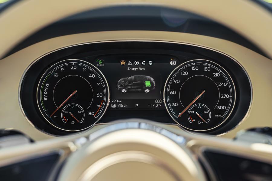 Панель приборов Bentley Bentayga Hybrid 2018 года  (WW) (фото 25 из 45)